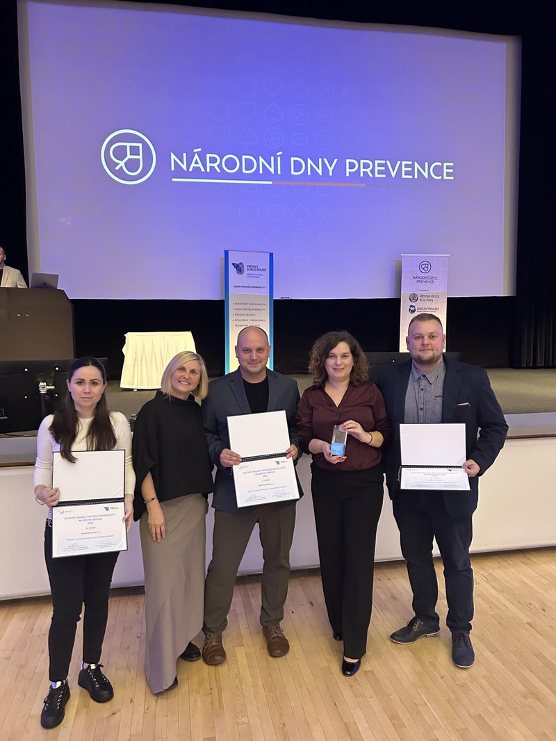 Bronzové ocenění projektu Terapeutická práce s ohroženými rodinami. Foto: NDP