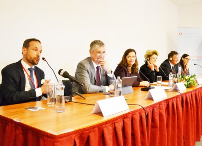 Primátor Tomáš Macura (vlevo) hovoří o ostravských projektech. Vedle něj naslouchá hejtman Ivo Vondrák. Foto: René Stejskal 