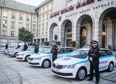 Městská policie Ostrava používá od minulého týdne šest nových automobilů na CNG pohon. Foto: Jiří Zerzoň