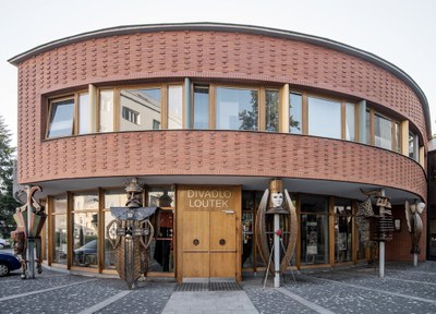 Divadlo loutek Ostrava se může pyšnit titulem Stavba roku 1999. Foto: Lukáš Kaboň