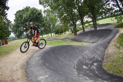Sportovní hřiště v Hošťálkovicích. Foto: MMO