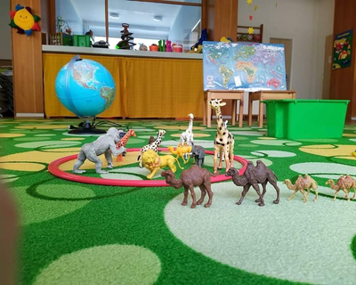 Nové projekty děti zavedly až do daleké Afriky. Foto: MMO