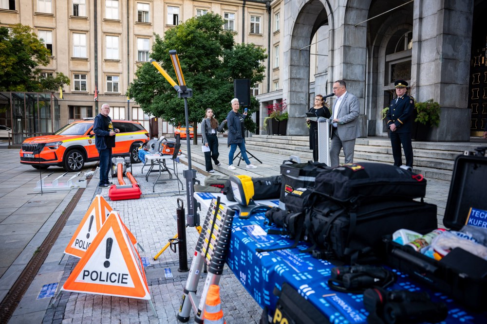 Ostravský primátor Jan Dohnal zároveň poděkoval členům bezpečnostních a záchranných složek za jejich práci pro Ostravu