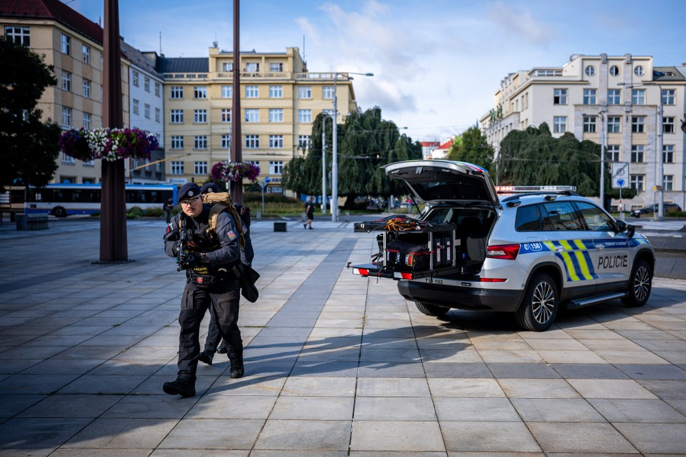 Dynamická ukázka nasazení nového hlídkového vozu přímo před Novou radnicí