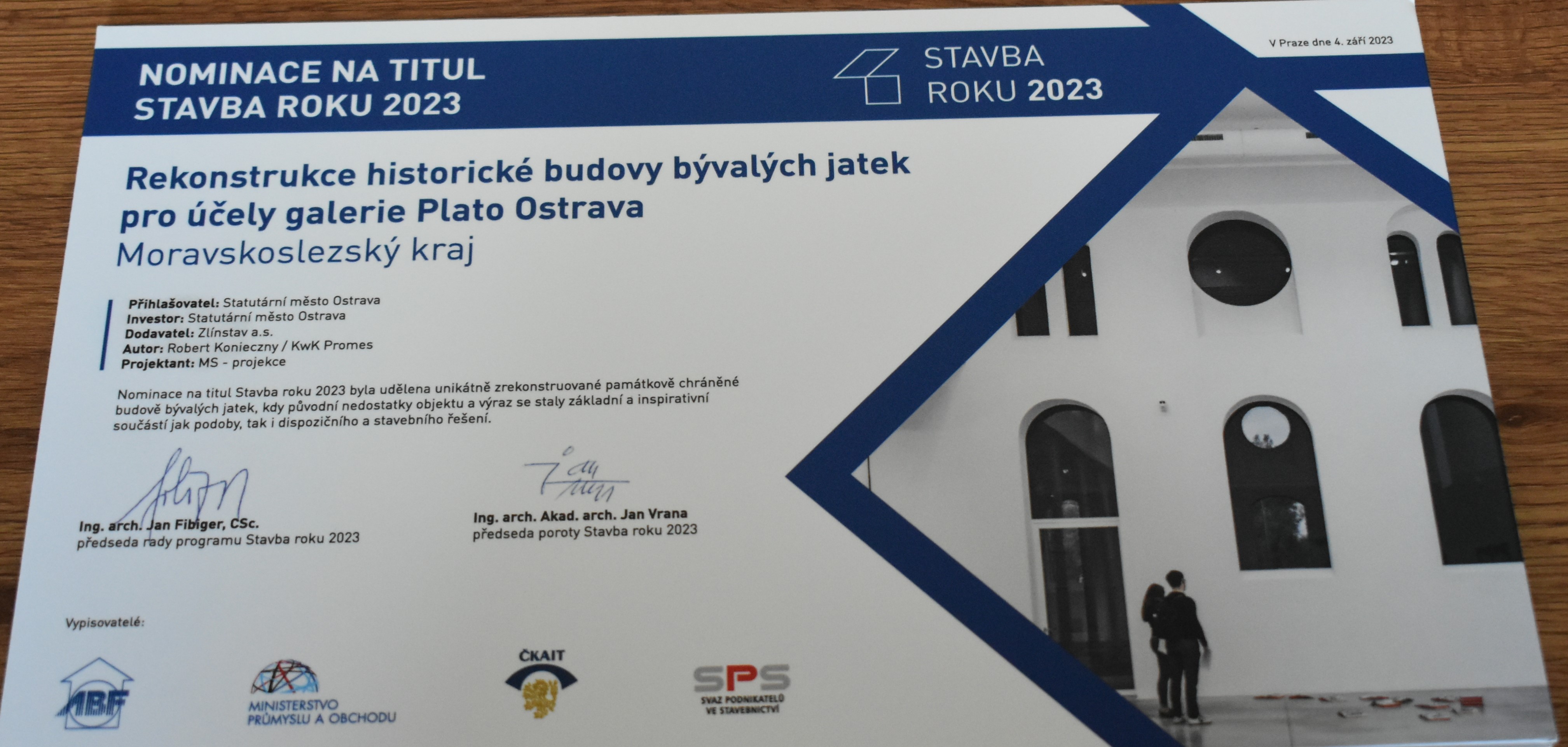Nominační plaketa pro jeden z ostravských projektů. Foto: MMO