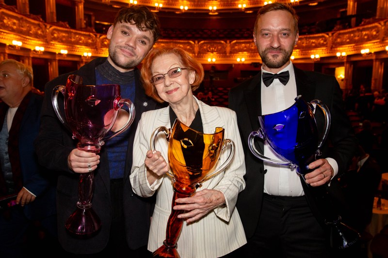 Zleva: Lukáš Adam, Alice Kvasnicová, Petr Panzenbergrer. Foto: Kristýna Junková, Národní divadlo moravskoslezské
