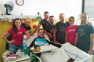 Tým ostravských cyklistů na návštěvě u Miluše Budilové. Foto: MMO