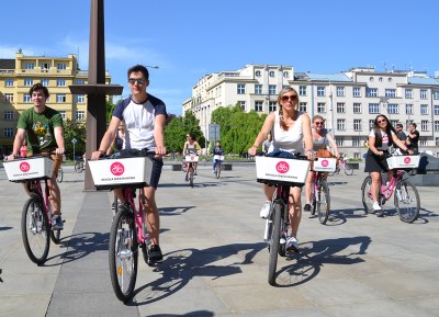 Vyjížďka na zapůjčených kolech. Foto: René Stejskal 