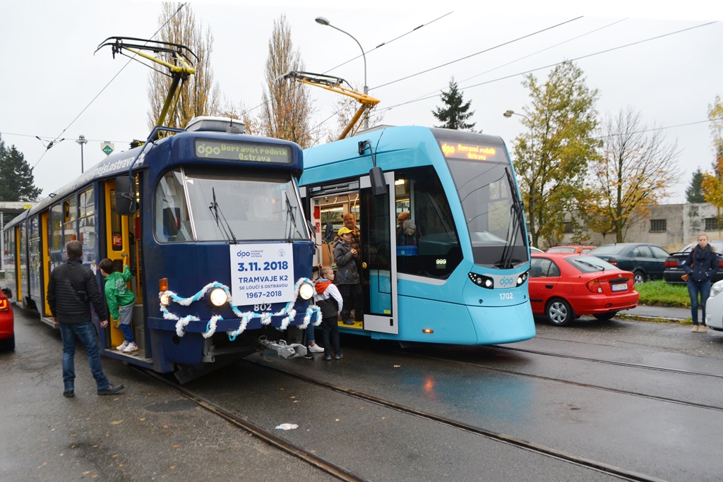 Dopravní podnik přistavil i letošní novinku - tramvaj Stadler nOVA.