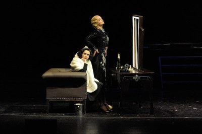 Představení Edith a Marlene sklidilo 15minutový aplaus a ovace diváků ve stoje. Foto: NDM.