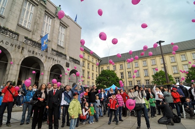 Vypouštění balónků.