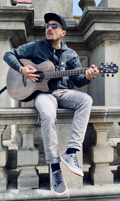 Před Novou radnicí vystoupí také hudebník a bavič Jiří Krhut. Oficiální foto