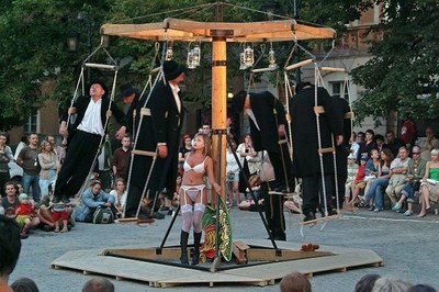 Ilustrační foto z představení Bílého divadla z Ostravy.