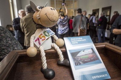 Nově vydané Ostravské kalendárium mapuje události uplynulého roku 2016. Foto: J. Zerzoň