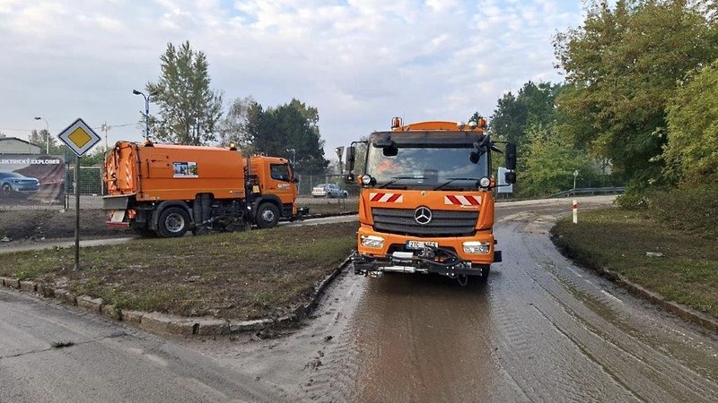 Ostravské komunikace pracují na opravě mostů, lávek, semaforů, veřejného osvětlení i síťových kolektorů a parkovacího sytému Ostravské komunikace pracují na opravě mostů, lávek, semaforů, veřejného osvětlení i síťových kolektorů a parkovacího sytému