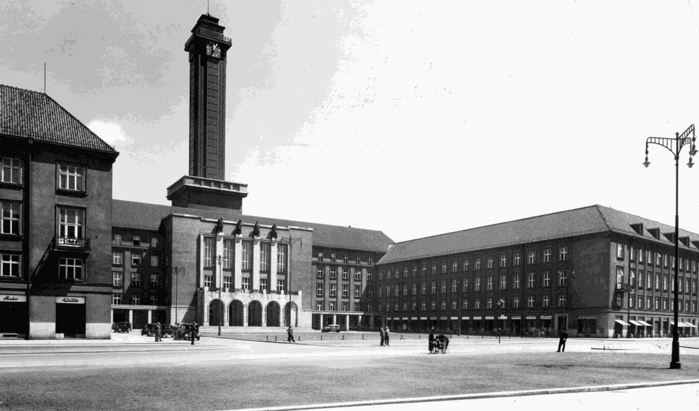 Nová radnice krátce po svém dokončení v roce 1930. Foto: AMO