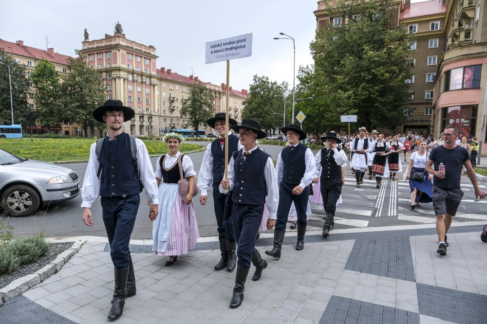 V průvodu byly k vidění domácí soubory...