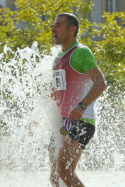 Osvěžení ve fontánách na Masarykově náměstí