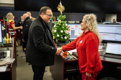 Primátor Jan Dohnal při návštěvě záchranných složek. Foto: Jiří Zerzoň