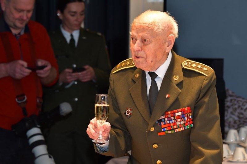 Druhoválečný veterán z Ostravy oslavil 103 let Druhoválečný veterán z Ostravy oslavil 103 let