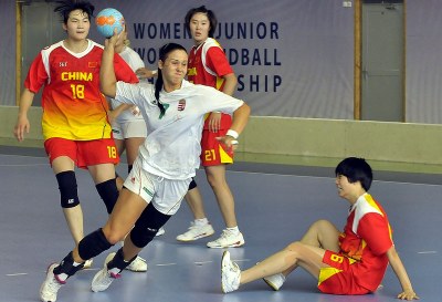 Maďarky (na snímku v zápase s ČLR) zastavily ČR v osmifinále FOTO: J. Urban, J. Zerzoň