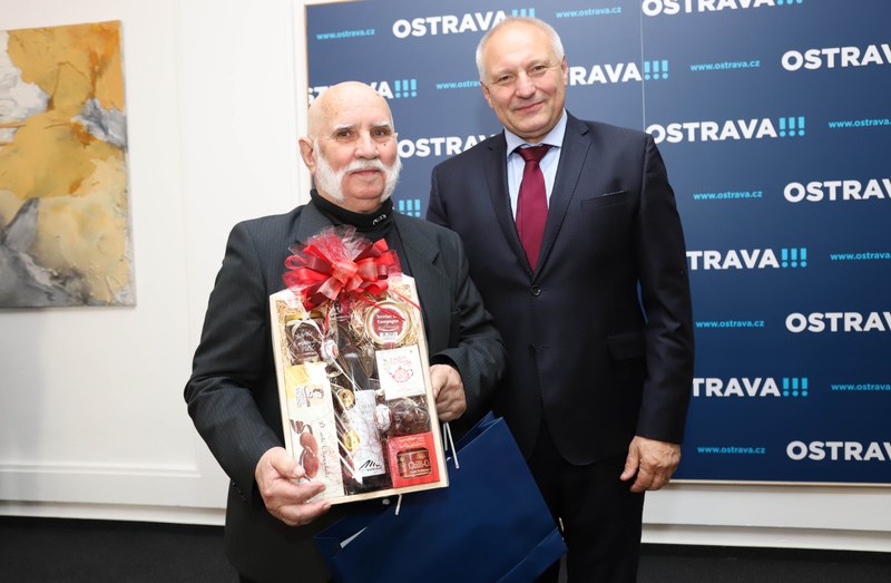 Senior roku 2018 Česlav Pietoň s náměstkem primátora Zbyňkem Pražákem.  Senior roku 2018 Česlav Pietoň s náměstkem primátora Zbyňkem Pražákem.