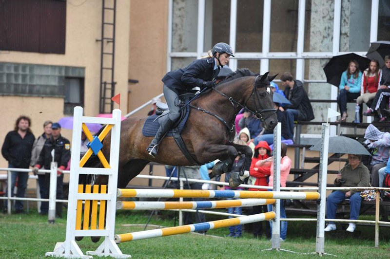 Výborně si vedly také policistky v sedlech (MPO)