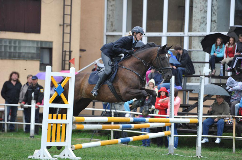 Výborně si vedly také policistky v sedlech (MPO)