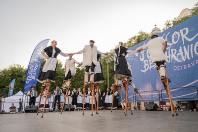 Folklor bez hranic je každoroční oblíbenou akci, přibližující folklorní umění současnému divákovi. Foto: FBH