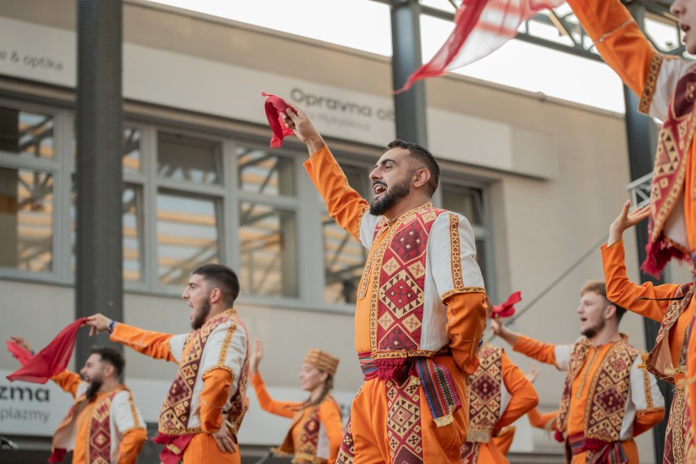 Folklorní soubory přijíždějí z celého světa Folklorní soubory přijíždějí z celého světa