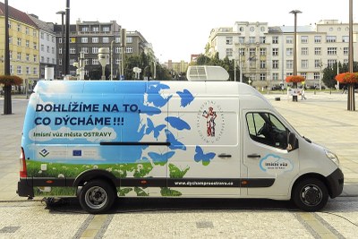 FOTO: Zbrusu nový imisní měřící vůz Snímek: J. Urban