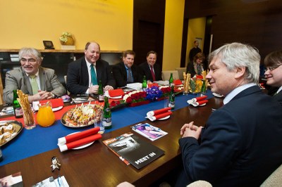 Foto: Petr Kajnar při setkání s hosty z amerického Pittsburgu. Foto: Jiří Zerzoň