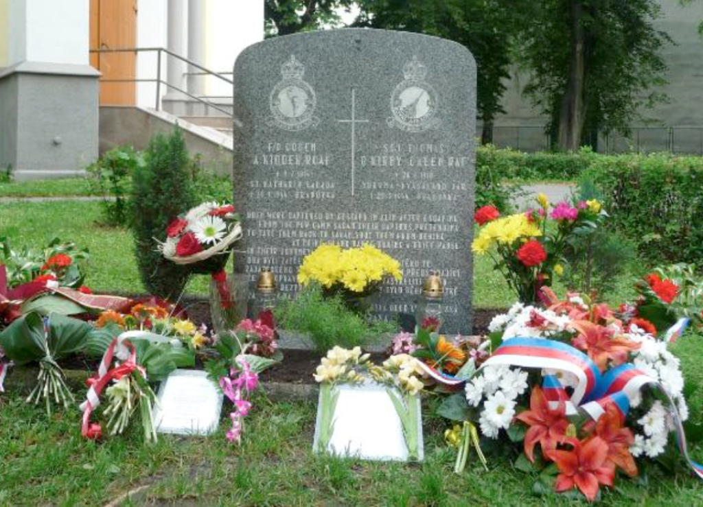 Památnk britských letců v Hrabůvce. Foto: archiv Památnk britských letců v Hrabůvce. Foto: archiv