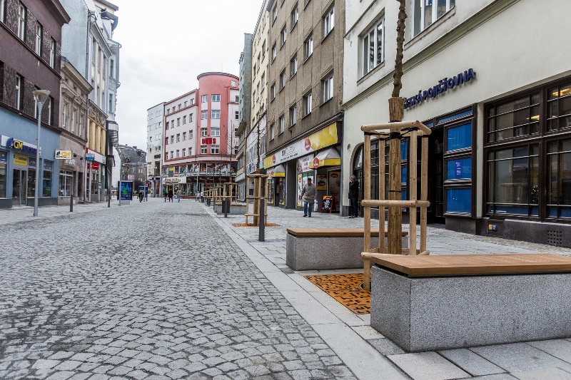 Ulice 28. října, pohled z Masarykova náměstí.