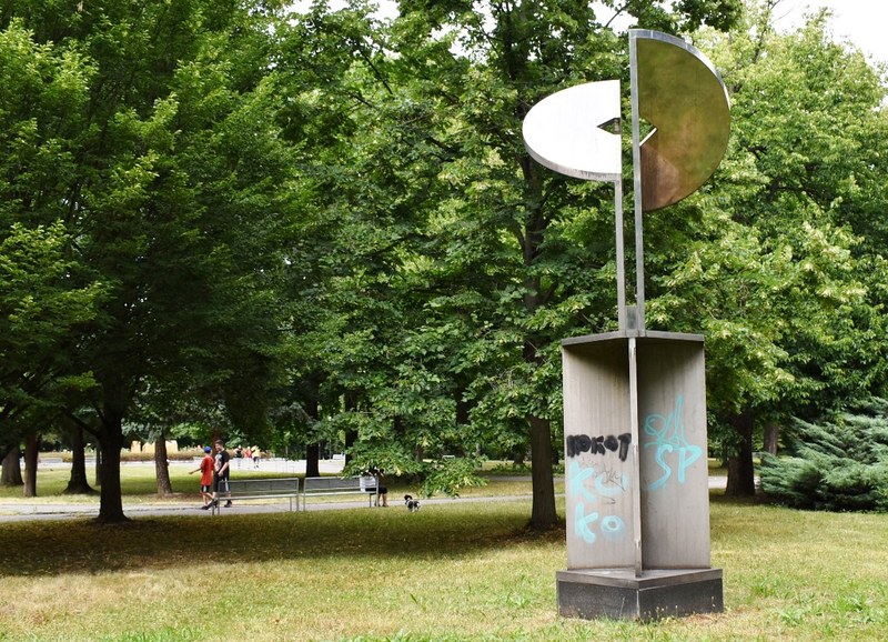 Plastiky získají zpět svůj původní lesk Plastiky získají zpět svůj původní lesk