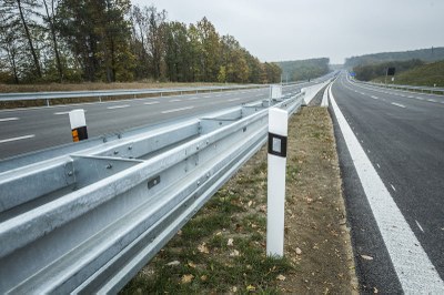 Řidiči začali využívat 10kilometrovou čtyřproudou silnici mezi Mokrými Lazcemi a Ostravou. Foto: J. Zerzoň
