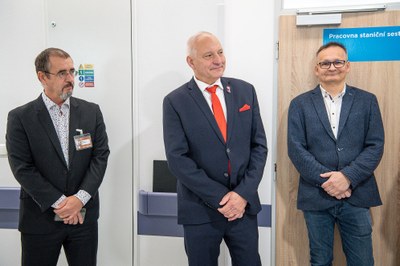 Náměstek primátora Zbyněk Pražák (uprostřed) při návštěvě MNO loni v listopadu. Foto: Lukáš Kaboň