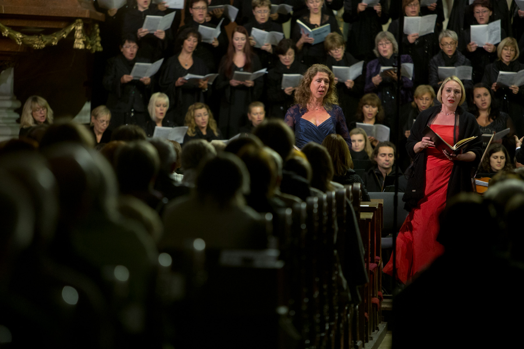 Ze zahajovacího koncertu v kostele Panny Marie Královny.