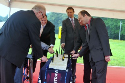 Poklepáním na základní kámen byla stavba zahájena