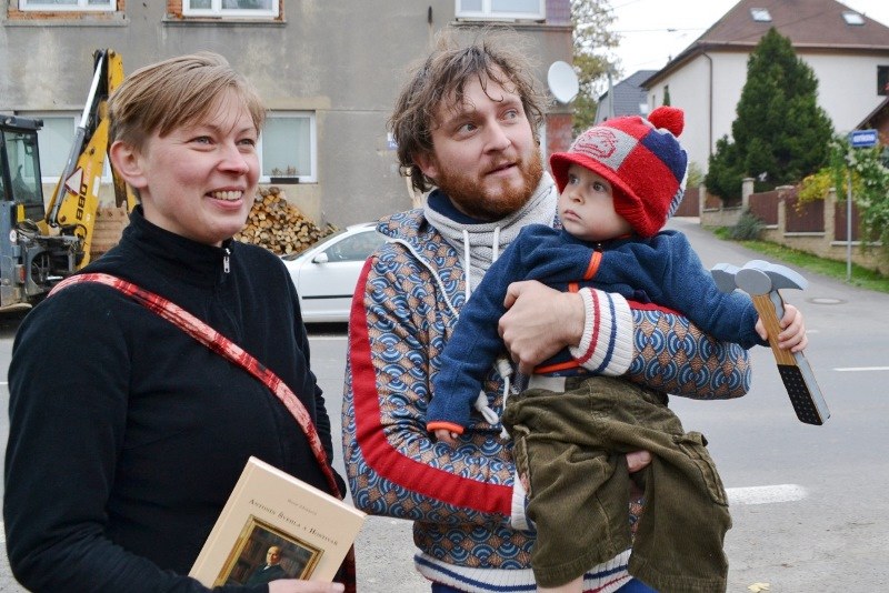 Autoři sochy Antonína Švehly Bohumíra Smolejová a Stanislav Müller.