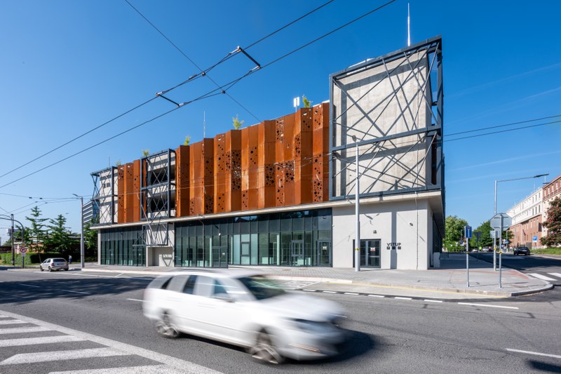 Multifunkční parkovací dům u Městské nemocnice Ostrava. Foto: Lukáš Kaboň