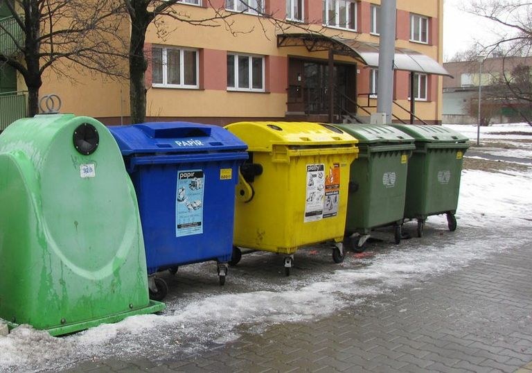 Poplatek za odpad je možné hradit mnoha způsoby Poplatek za odpad je možné hradit mnoha způsoby