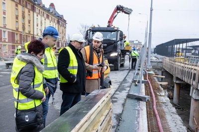 Pokračující práce si přišel prohlédnout také ostravský primátor Jan Dohnal. Foto: Jiří Zerzoň