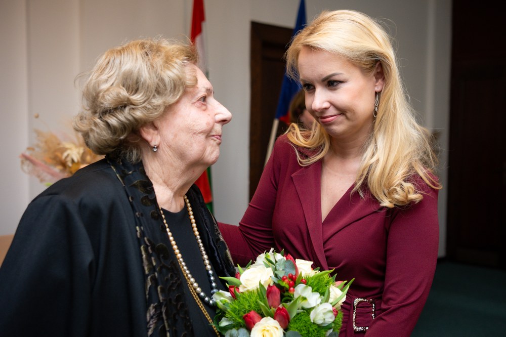 Nakonec zbyl také čas na neformální rozhovor. Nakonec zbyl také čas na neformální rozhovor.