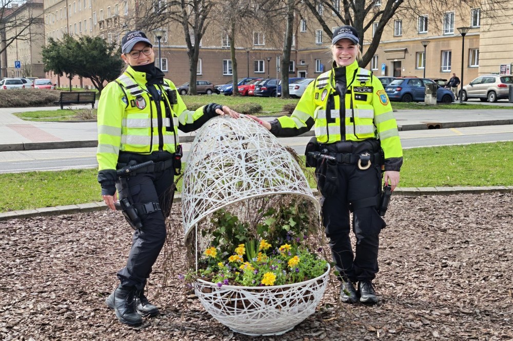 Krásné prožití velikonočních svátků Vám přejí také ostravští strážníci. Foto: Městská policie Ostrava