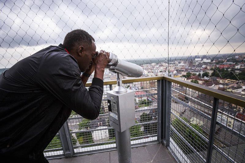 U. Bolt na vyhlídkové věži radnice.