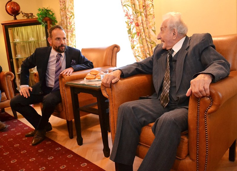 Primátor navštívil u příležitosti oslav republiky stoleté a starší občany Primátor navštívil u příležitosti oslav republiky stoleté a starší občany