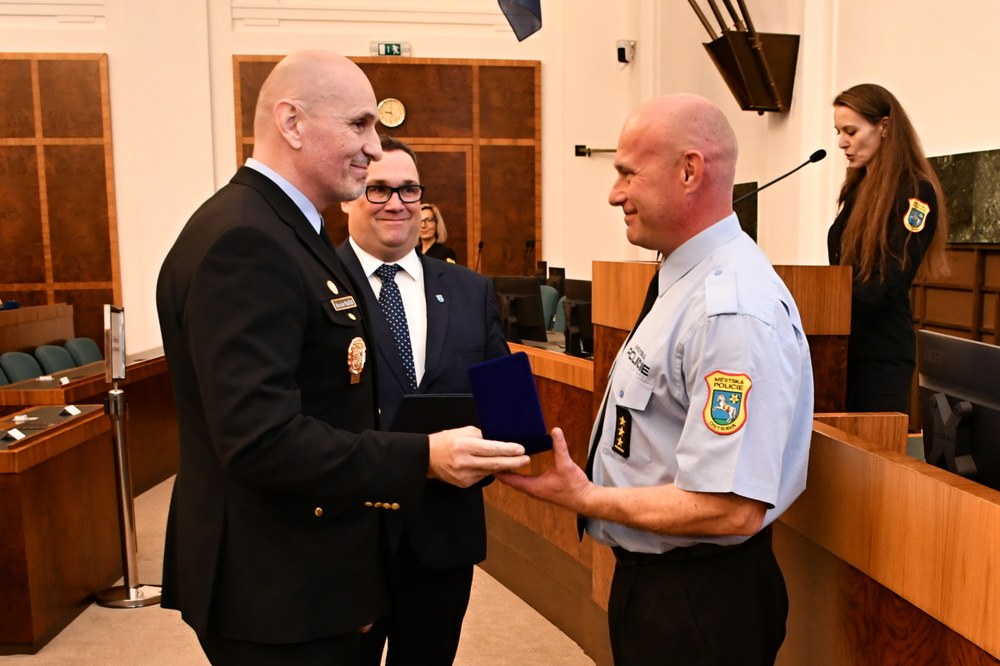 Oceňování se aktivně zúčastnil taktéž ředitel Městské policie Ostrava Miroslav Plaček Oceňování se aktivně zúčastnil taktéž ředitel Městské policie Ostrava Miroslav Plaček