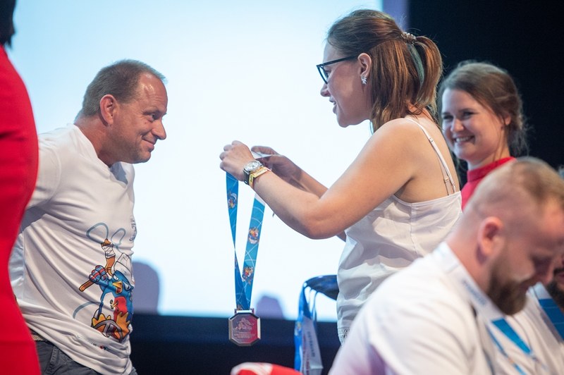 Medaile předávala také náměstkyně primátora Andrea Hoffmannová. 