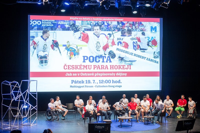 Reprezentanti v para hokeji přijeli na Meltingpot, aby diskutovali se svými fandy.  Reprezentanti v para hokeji přijeli na Meltingpot, aby diskutovali se svými fandy.